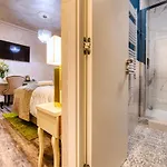 Gostinjska kuća Riva Palace - Design 4*