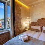 Gostinjska kuća Riva Palace - Design 4*
