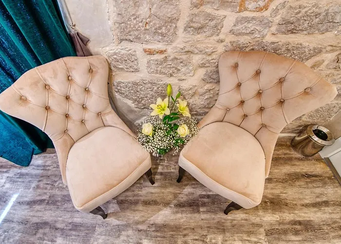 Gostinjska kuća Riva Palace - Design 4*