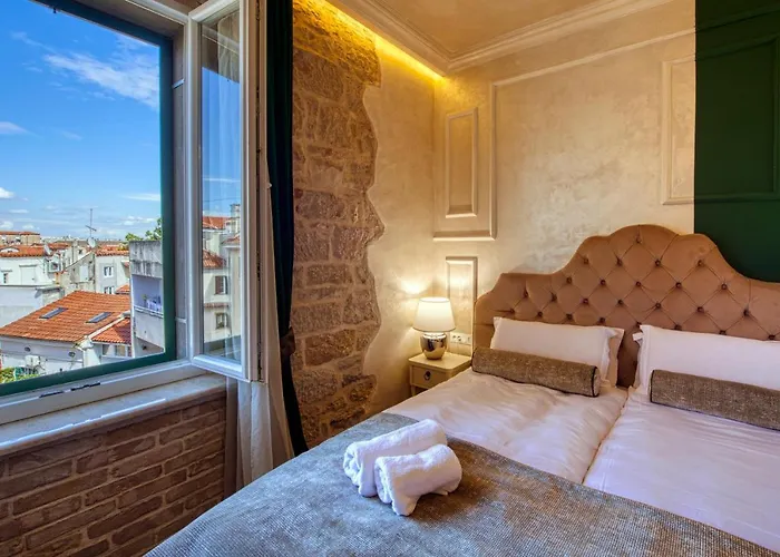 Gostinjska kuća Riva Palace - Design 4*