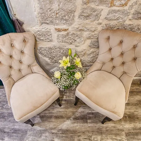 Riva Palace - Design ゲストハウス 4*