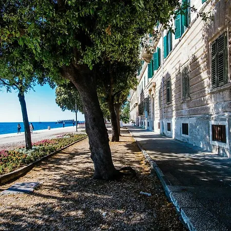 招待所 Riva Palace - Design 4*