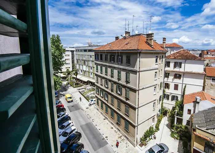 Riva Palace - Design Ζαντάρ