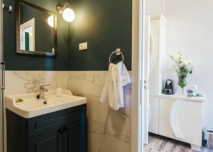 Riva Palace - Design Pensión 4*