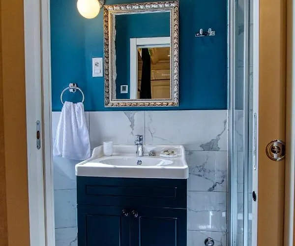 Πανσιόν Riva Palace - Design Ζαντάρ