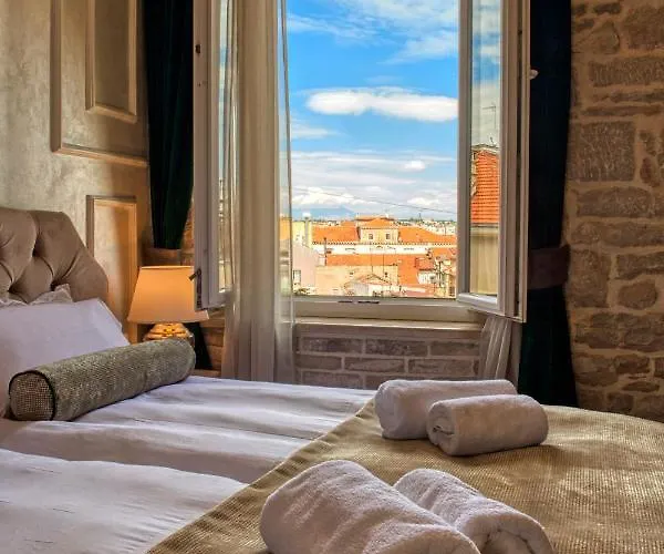 Πανσιόν Riva Palace - Design